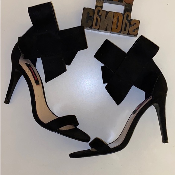 Betsey Johnson Shoes - 🤸‍♀️BETSEYVILLE Vegan Bow Heel in Black